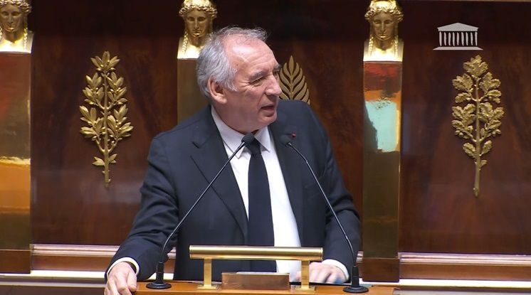 Bayrou peut-il encore se tenir face à l’adversité ?