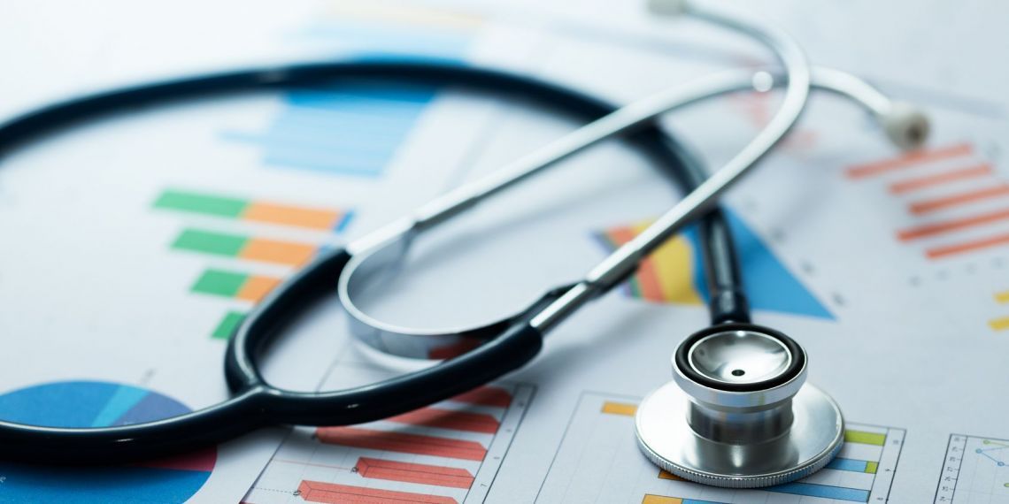 Déserts médicaux, Déploiement des "médicobus" et recrutement d'assistants médicaux pour l'accès aux soins