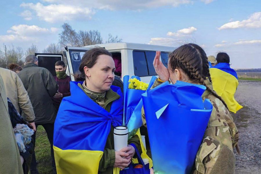 Russie et Ukraine — Échange de prisonniers, avancées militaires et tensions diplomatiques dans un conflit prolongé