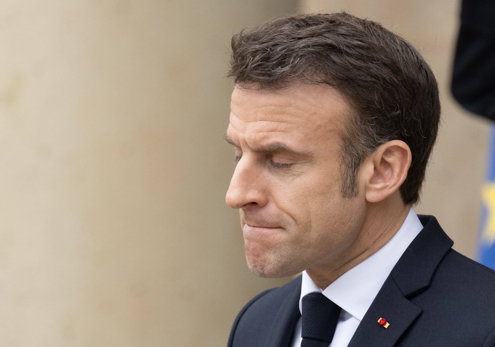 le président Emmanuel Macron sous une pression accrue