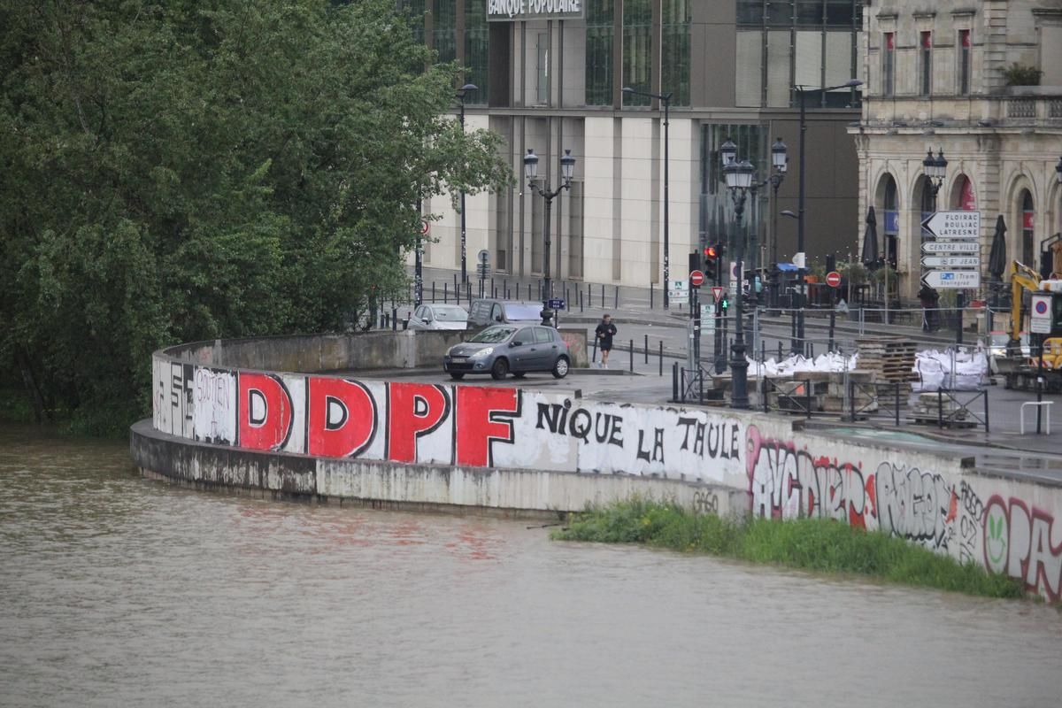 Attaque contre les prisons : le groupe DDPF menace encore les agents pénitentiaires avec un tag imposant à Bordeaux