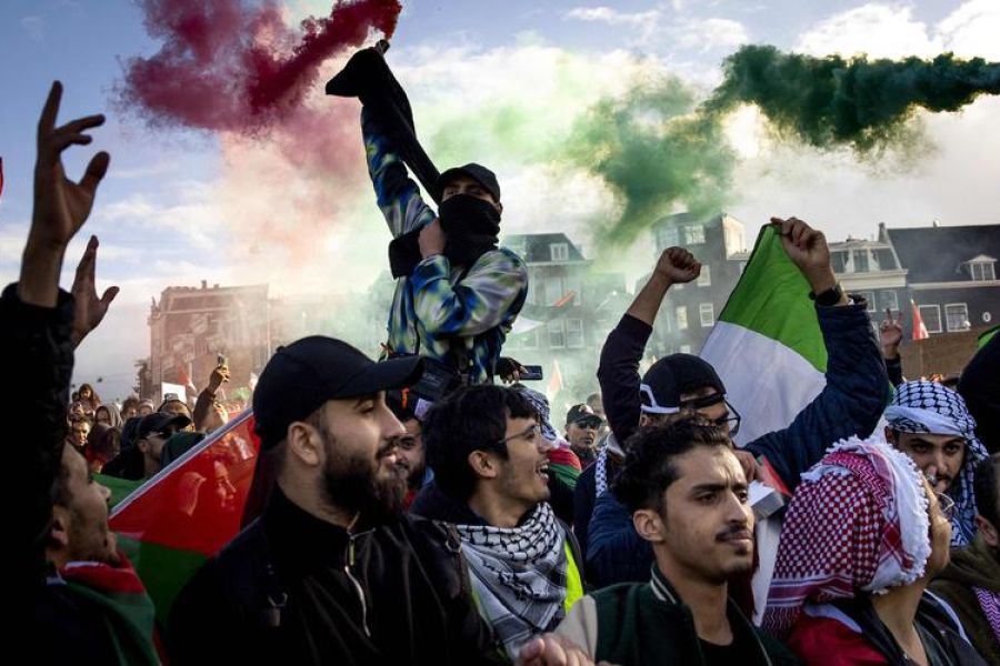 Des manifestants pro-palestiniens se rassemblent à Amsterdam