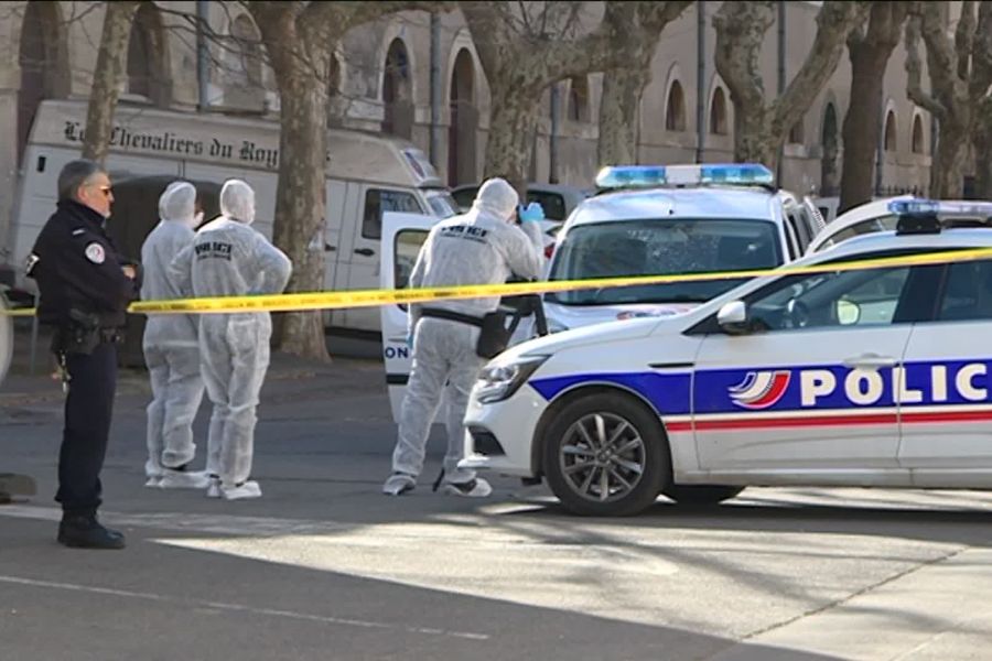 Trois hommes jugés pour tentative de meurtre sur un policier