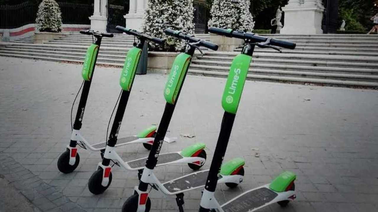 Paris Déclare la Guerre aux Vélos et Trottinettes : La Mairie Vise la « Surcharge Urbaine »