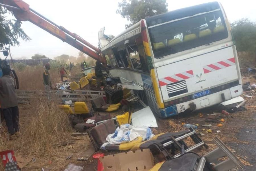 Drame routier, 16 morts dans une collision entre un autocar et un camion