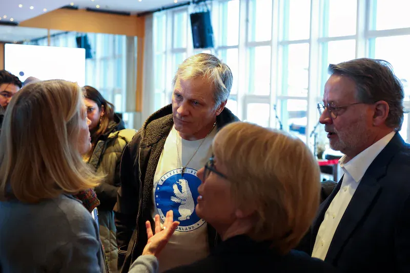 Diplomatie de la méfiance : Une délégation de sénateurs US tente de renouer le dialogue à Nuuk
