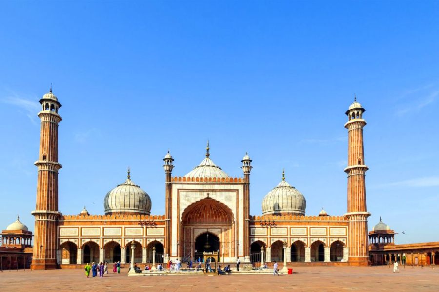La peur transforme le parc de la mosquée Jami masjid de Herat en camp de réfugiés