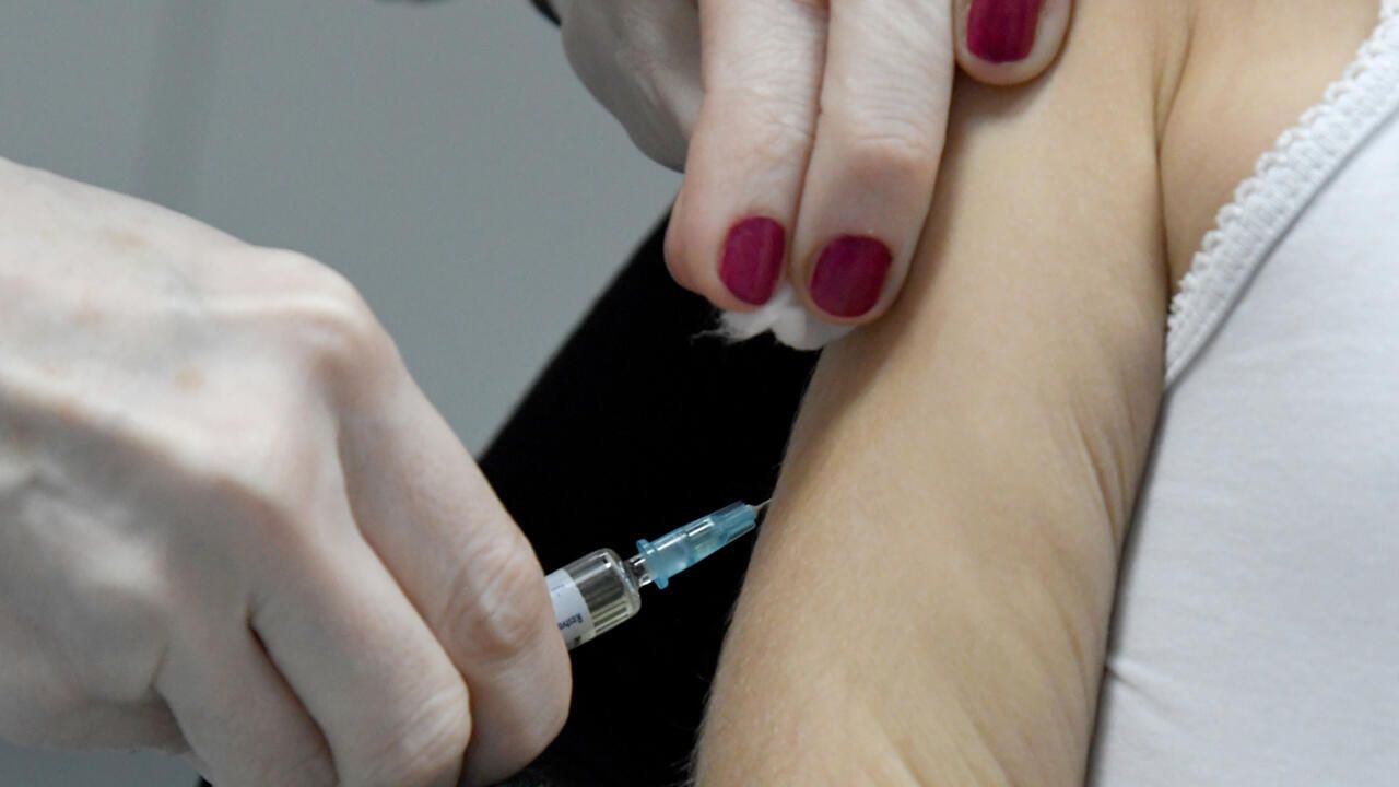 RETOUR DE LA ROUGEOLE : Le Canada perd son statut sanitaire : un avertissement sur la baisse des taux de vaccination et le risque épidémique.
