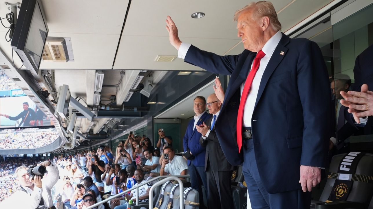 Trump applaudi et hué à la finale PSG-Chelsea