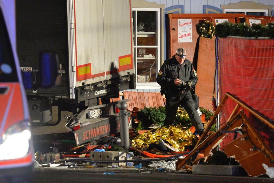 Un incendie sur le marché de Noël de Berlin fait deux blessés