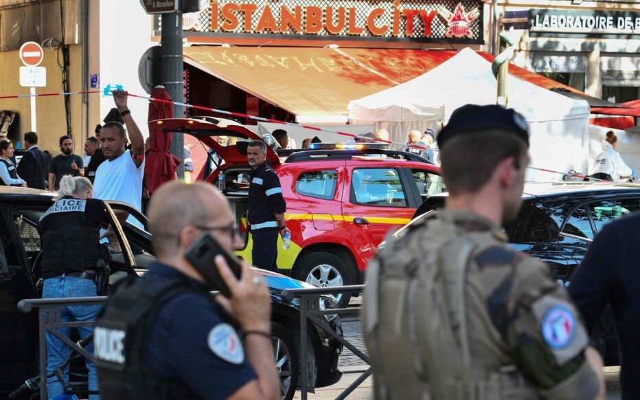 Attaque au couteau à Marseille : l’assailant abattu après avoir blessé plusieurs personnes, tensions croissantes sur l’insécurité