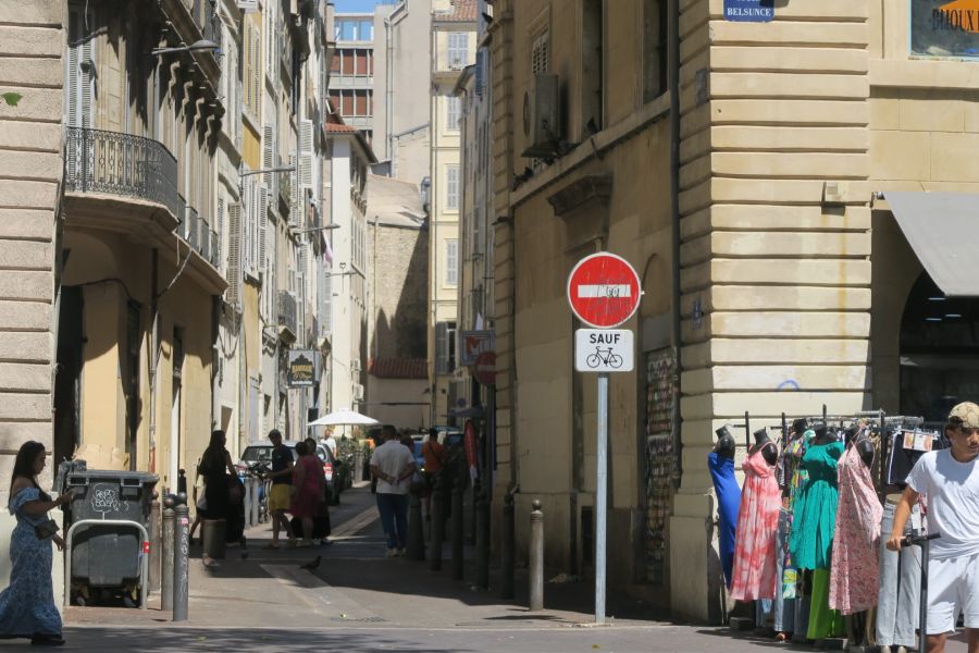 Marseille, quartier Belsunce : la guerre des territoires contre le trafic et ses dégâts sociaux