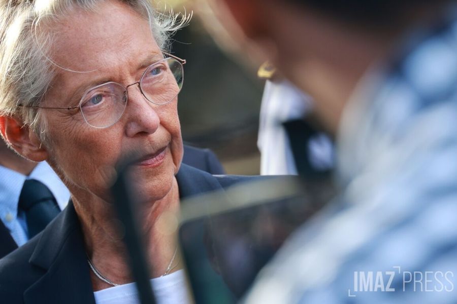 Malgré la possible chute du gouvernement, Élisabeth Borne assure que la rentrée scolaire reste la priorité