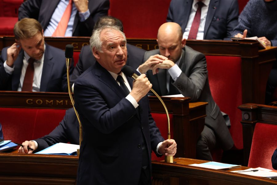 Iran : Macron dénonce la détention "indigne" d'otages français au 1000e jour