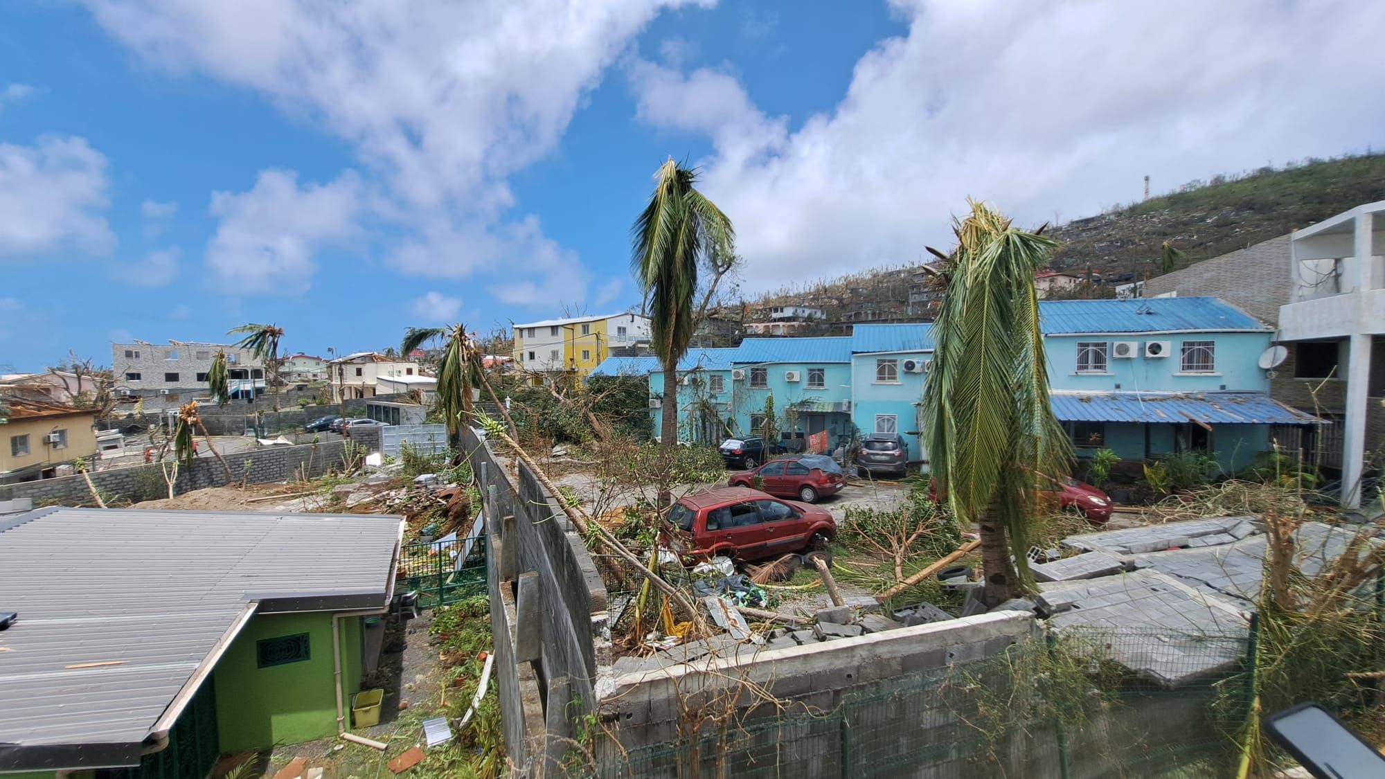 Mayotte, l'Archipel de l'Oubli : 12 mois après la catastrophe, l'urgence d'un plan Marshall pour une jeunesse en déshérence