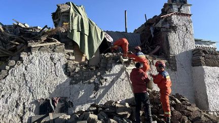 Séisme au Tibet : La France mobilise son aide humanitaire face à la catastrophe