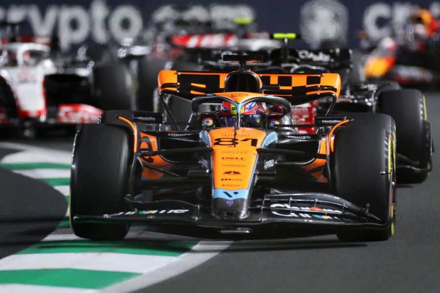 OMONDO SPORT - Formule 1 : Piastri triomphe à Bakou, Norris surprend Verstappen