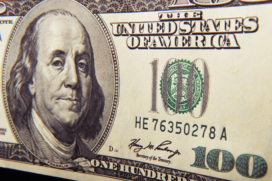 L'uranium actuellement négocié à plus de 100 dollars la livre, atteignant un niveau inédit depuis 2007