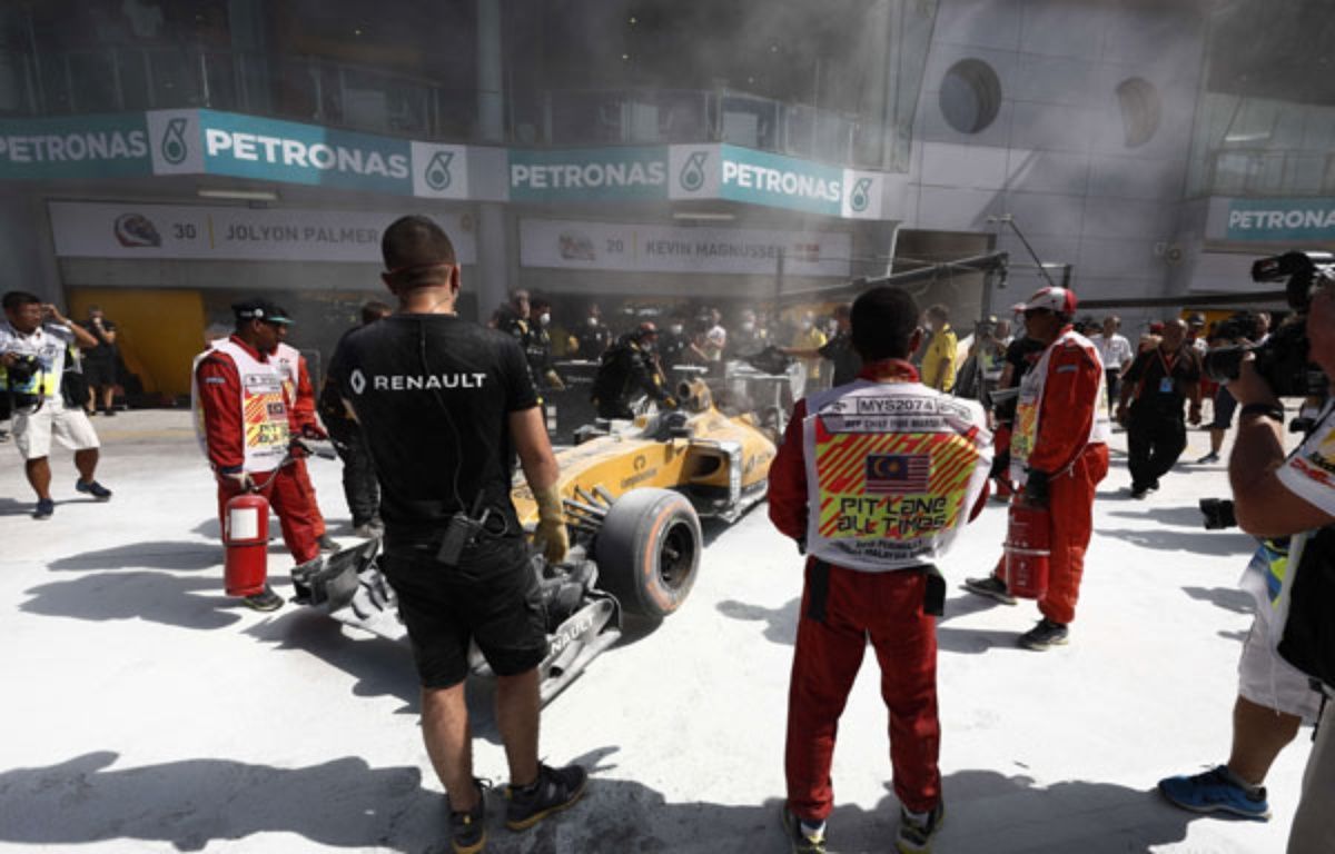 OMONDO SPORTS : Formule 1 - Lewis Hamilton échappe de justesse à un grave accident aux États-Unis