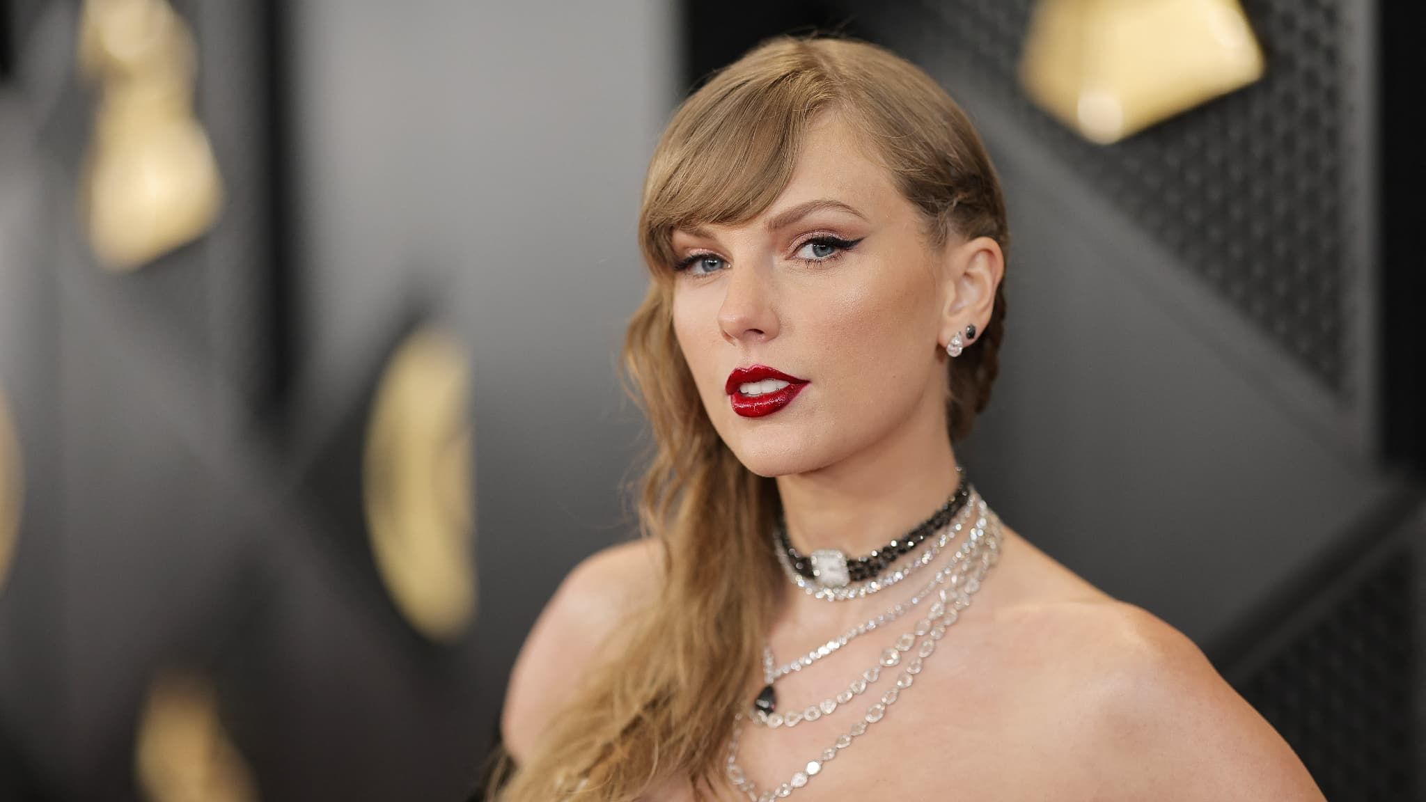 OMONDO MUSIQUE - Taylor Swift annonce une tournée mondiale après le succès de son album "Midnights"
