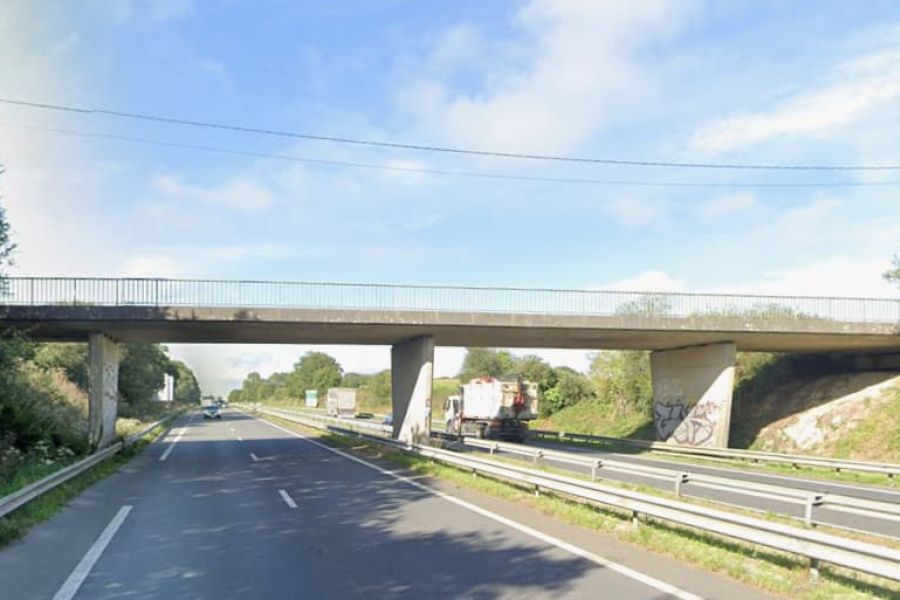 OMONDO FAITS DIVERS - Bretagne : un automobiliste décède après le jet d'un bloc de béton depuis un pont