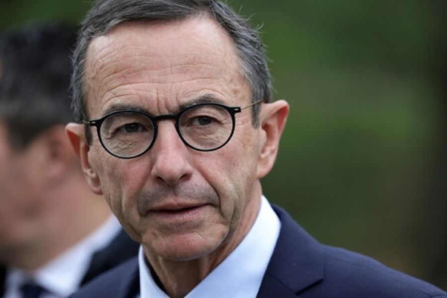 Immigration en France : Bruno Retailleau abroge la circulaire Valls, durcissement en vue