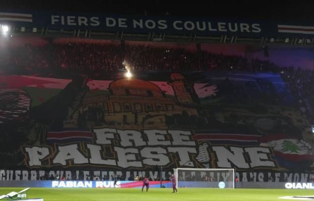 OMONDO SOCIÉTÉ - «Free Palestine» : la banderole polémique des supporters avant PSG-Atlético