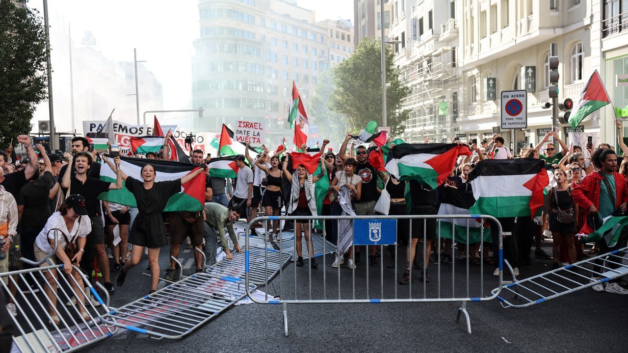Manifestations pro-palestiniennes perturbent le Tour d’Espagne, une nouvelle donne politique