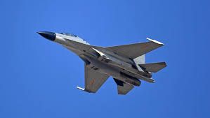 Taïwan : 53 avions militaires chinois et 19 bateaux détectés autour de l'île, escalade des tensions dans le détroit