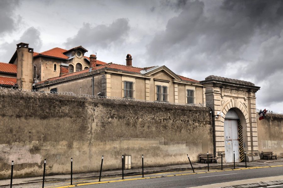 Prisons françaises, surpopulation carcérale et crise du système pénitentiaire