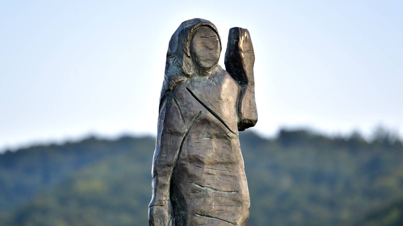 Disparition de la statue de Melania Trump en Slovénie : art, politique et mémoire européenne